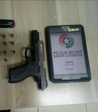 Notícia - Homem é preso com porte ilegal de arma