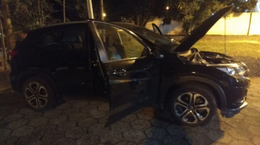 Notícia - PM apreende carro clonado