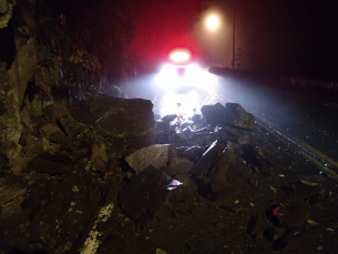 Notícia - Rochas na pista na Serra do Rio do Rastro 