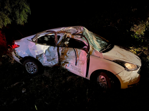 Notícia - Veículo com placas do Uruguai capota na BR-101 em Içara 