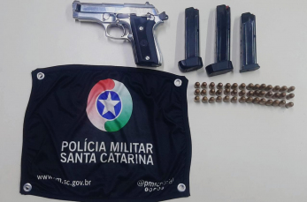 Notícia - Homem é preso por porte ilegal de arma no bairro São Luiz, em Criciúma