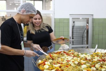 Notícia - Evento de acadêmicos da Unesc encerra com almoço beneficente