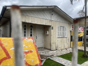 Notícia - Içara: mulher morre esfaqueada em casa