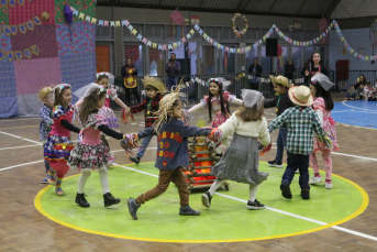 Notícia - Festa Julina reúne familiares do Infantil no Colégio Satc