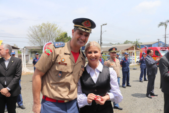 Notícia - Reitora da Unesc é homenageada com Moeda Militar do 4° Batalhão do Corpo de Bombeiros