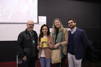 Notícia - Jornalista italiana Giovanna Cucè lança livro na UniSatc 