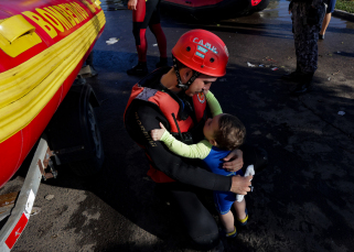 Notícia - Número de desalojados dobra no RS em 24 horas