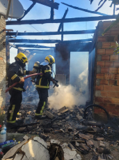 Notícia - Orleans: Homem passa mal após tentar apagar incêndio em residência