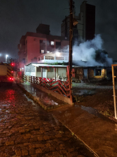 Notícia - Imóvel abandonado pega fogo em Tubarão