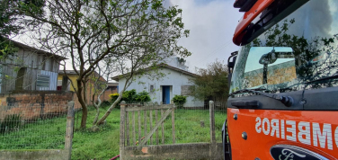 Notícia - Incêndio é registrado em residência em Laguna