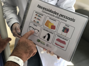 Notícia - HSJosé: Comunicação Alternativa traz bem-estar e segurança aos pacientes