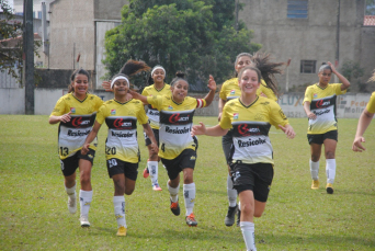 Notícia - Joguinhos: Prata no atletismo, bronze no futsal e futebol