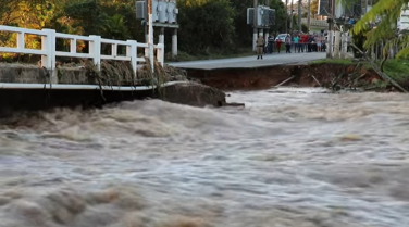 Notícia - Ponte segue interditada no acesso a Jaguaruna (VÍDEO)