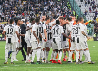 Notícia - É campeã! Juventus fatura o Italiano. De novo