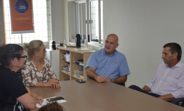 Notícia - Julio Garcia faz visita ao Bairro da Juventude