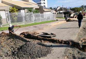 Notícia - Casan faz alerta para que moradores do São Luiz não façam ligação ao esgoto