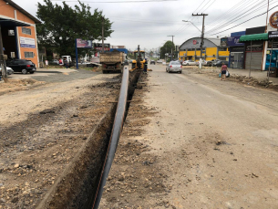 Notícia - Casan executa obras de emissário na Avenida Santos Dumont