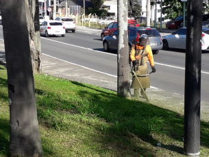 Notícia - São 120 quilômetros de ruas limpas por mês (VÍDEO)