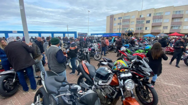 Notícia - Arroio do Silva: 1º Moto Peixe é sucesso e lota a praça central