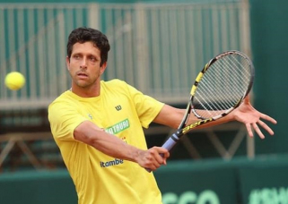 Notícia - Marcelo Melo treina em Criciúma para confronto da Copa Davis