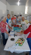 Notícia - Mulheres passam por capacitação sobre preparo de frangos