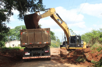 Notícia - Tráfego de caminhões pesados é proibido em rodovias de Maracajá