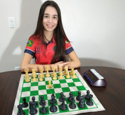 Notícia - Atleta de Içara é campeã brasileira de Xadrez escolar online 2020