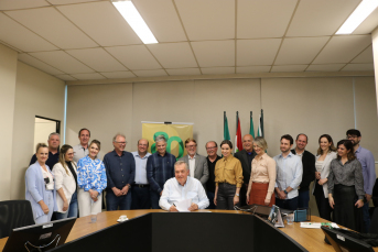 Notícia - Franke Hobold comandará Acic pelos próximos três anos