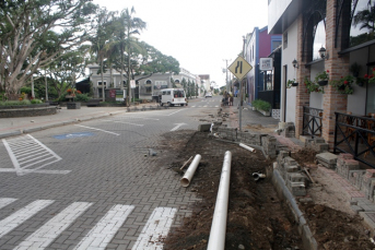 Notícia - Prefeito reúne moradores para apresentar cronograma de obras