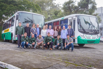 Notícia - Dois ônibus escolares entregues em Lauro Müller