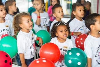 Notícia - Natal Super Feliz traz festas e presentes a crianças carentes do Sul