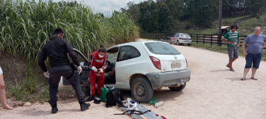 Notícia - Helicóptero do Saer/Sarasul auxilia no transporte de vítima de acidente grave