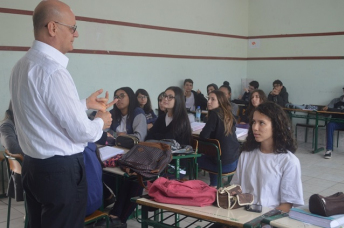 Notícia - Secretário de Estado visita escolas em Criciúma