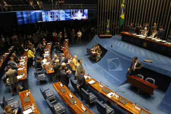 Notícia - Senado aprova revogação de decreto que flexibiliza acesso a armas