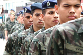 Notícia - Livres em campanha contra alistamento militar obrigatório