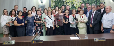 Notícia - Vereadores de Siderópolis homenageiam primeiras damas e vices