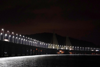 Notícia - CCR inicia testes na iluminação cênica da Ponte Anita Garibaldi