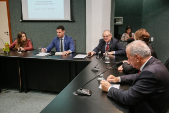 Notícia - Comissão de Pesca comemora estadualização do Porto de Laguna