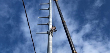 Notícia - Celesc firma parceria com telefônicas para despoluição visual em postes em Jaraguá do Sul