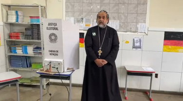 Notícia - Candidato a presidente, Padre Kelmon vota em Salvador