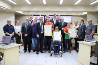 Notícia - Medalhistas do Parapan são homenageados na Câmara