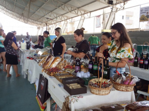 Notícia - Primeira Feira Municipal de Páscoa em Balneário Arroio do Silva