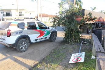 Notícia - Motorista é preso em flagrante após arrancar placa