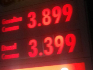 Notícia - Gasolina chega aos R$ 3,72 em Criciúma