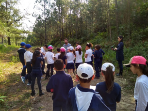 Notícia - Estudantes visitam nascente do Rio Criciúma