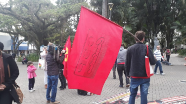 Notícia - Tarde de protesto na Praça Nereu (VÍDEO)