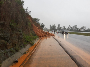 Notícia - Por conta da chuva, dez municípios em alerta