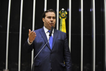 Notícia - Rodrigo Maia é eleito presidente da Câmara