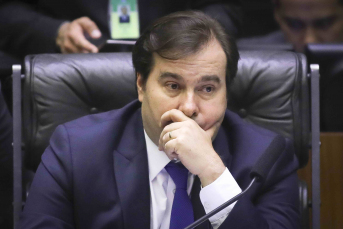 Notícia - Fake: Rodrigo Maia nega que esteja com coronavírus