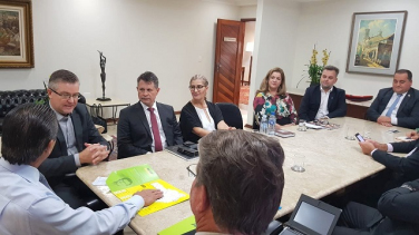 Notícia - Reitora da Unesc participa de reuniões na Alesc